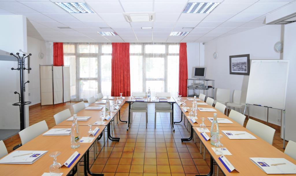 Comfort Hotel Montluçon Екстериор снимка