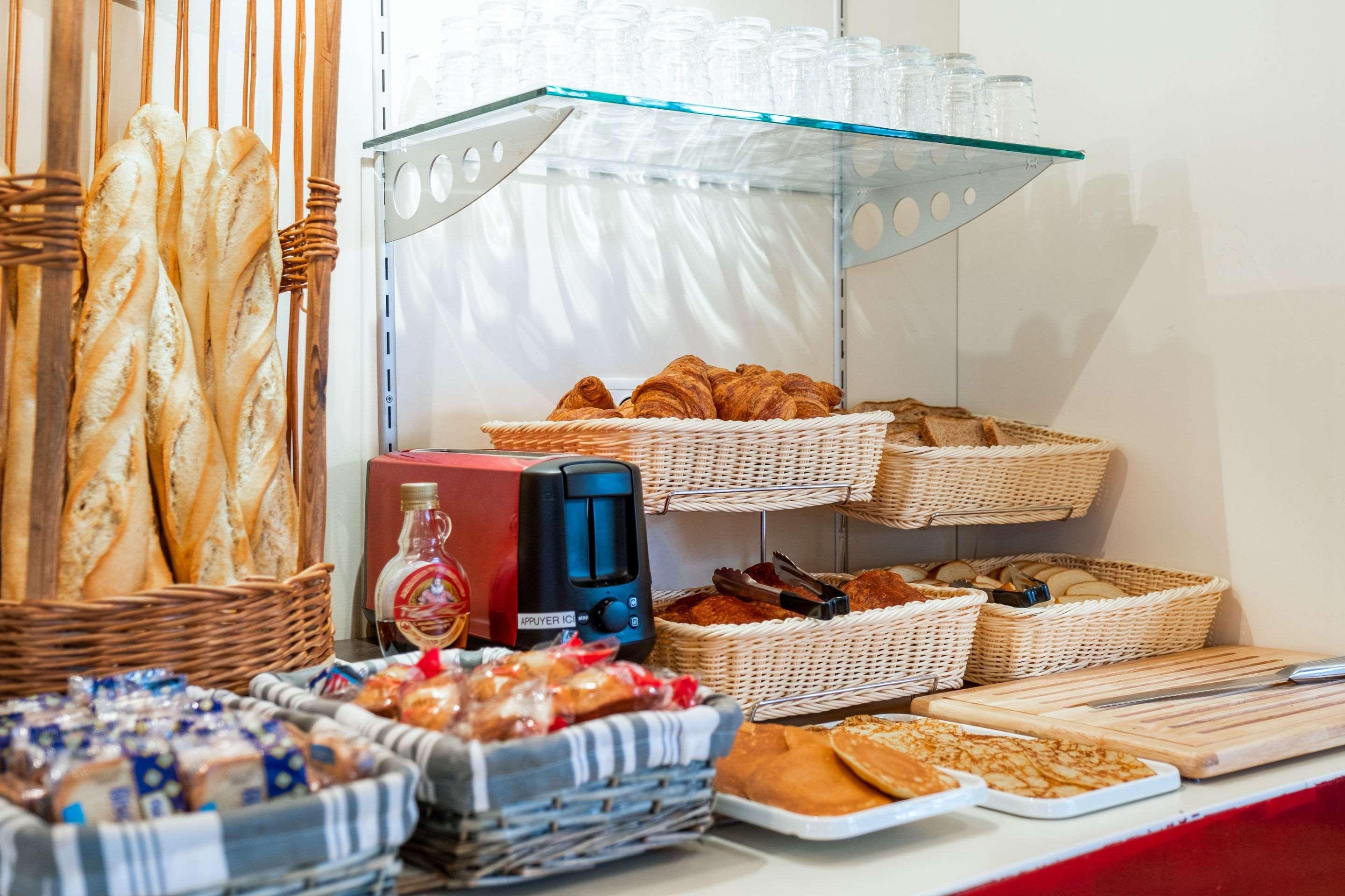 Comfort Hotel Montluçon Екстериор снимка